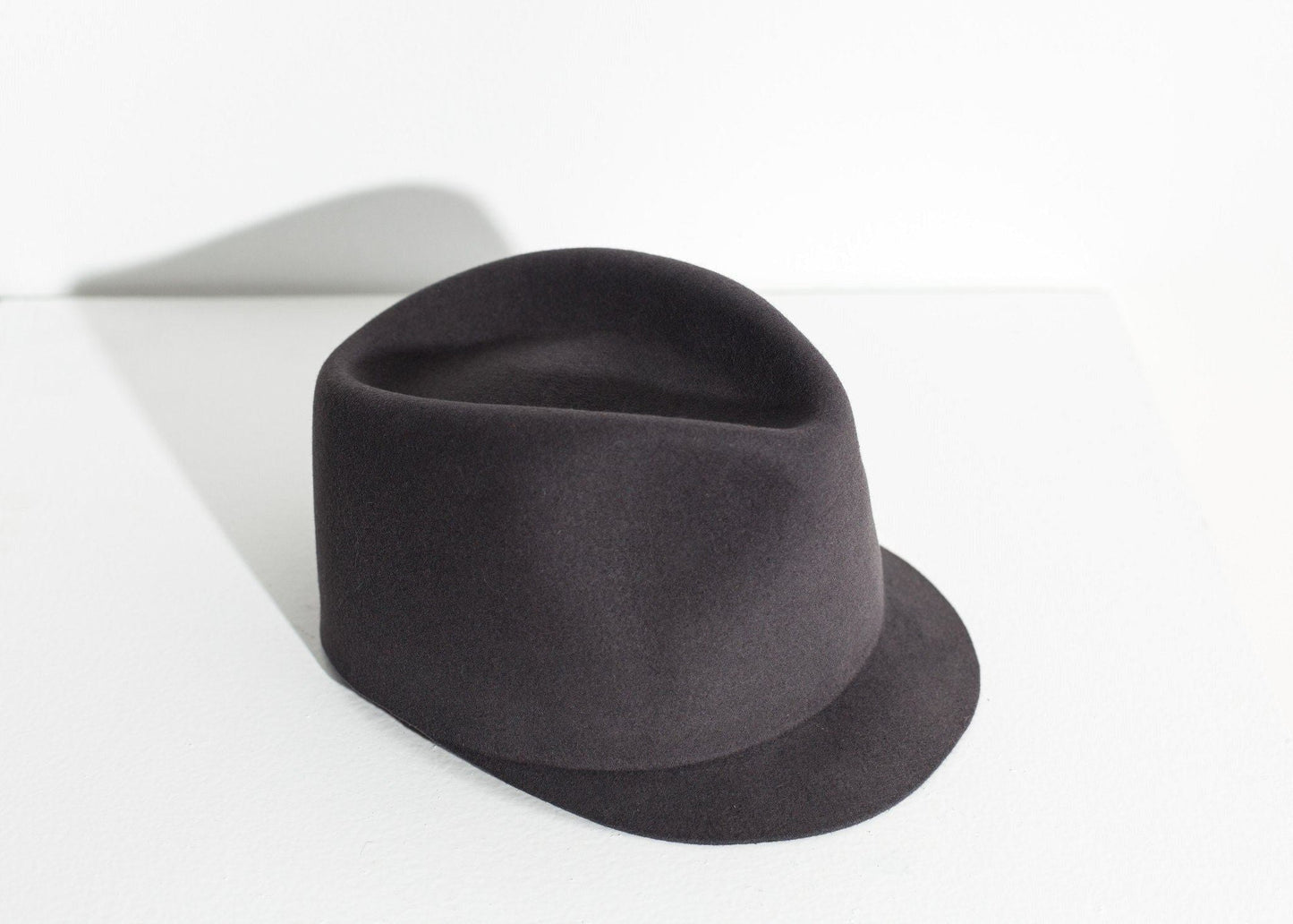 kraig hat in steel grey women's accessories *** 222